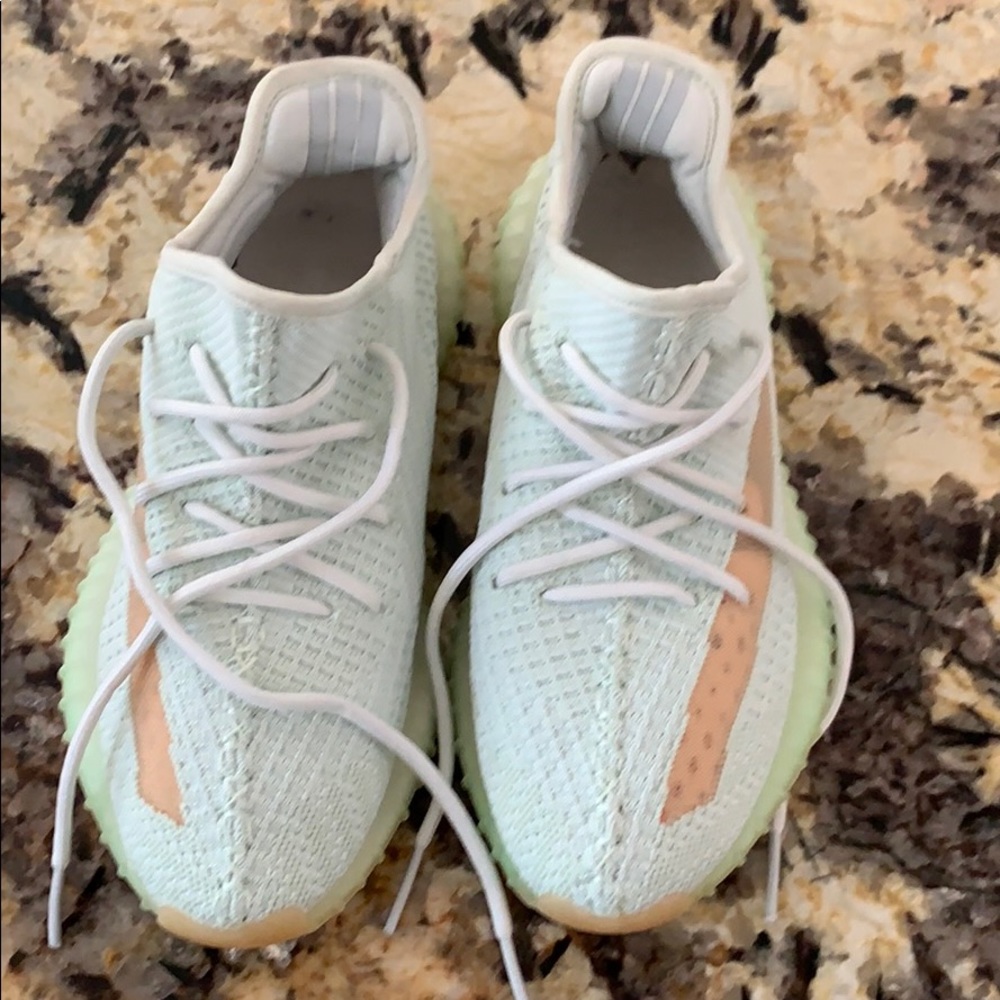 Yeezy boost 350 V2 “hyper space”